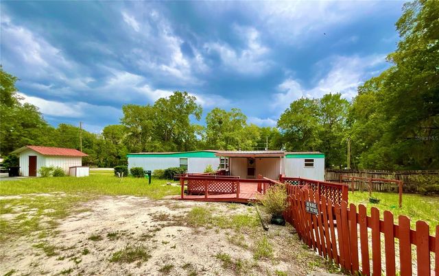8232 SWAN LAKE ROAD, Melrose, FL 32666