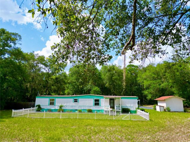8232 SWAN LAKE ROAD, Melrose, FL 32666