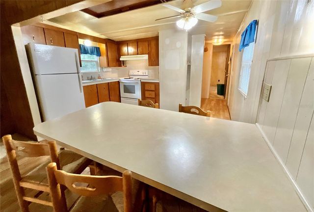 8232 SWAN LAKE ROAD, Melrose, FL 32666