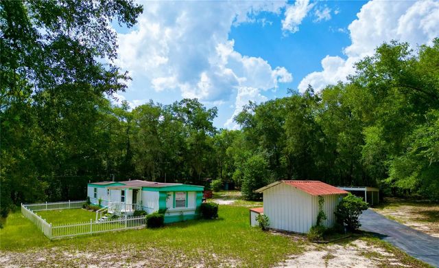 8232 SWAN LAKE ROAD, Melrose, FL 32666
