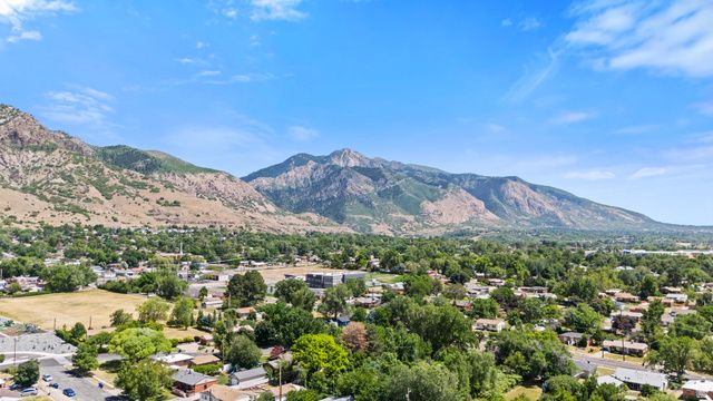 985 1ST ST, Ogden, UT 84404