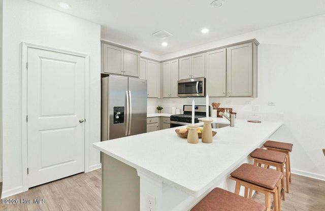 602 Sandy Hollow Drive, Jacksonville, NC 28540