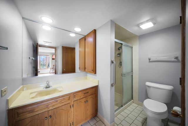 1389 Perry Street 203, Des Plaines, IL 60016