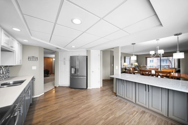 1389 Perry Street 203, Des Plaines, IL 60016