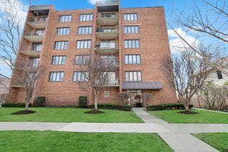 1389 Perry Street 203, Des Plaines, IL 60016