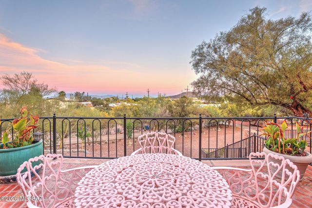 3050 W Calle De Dalias, Tucson, AZ 85745