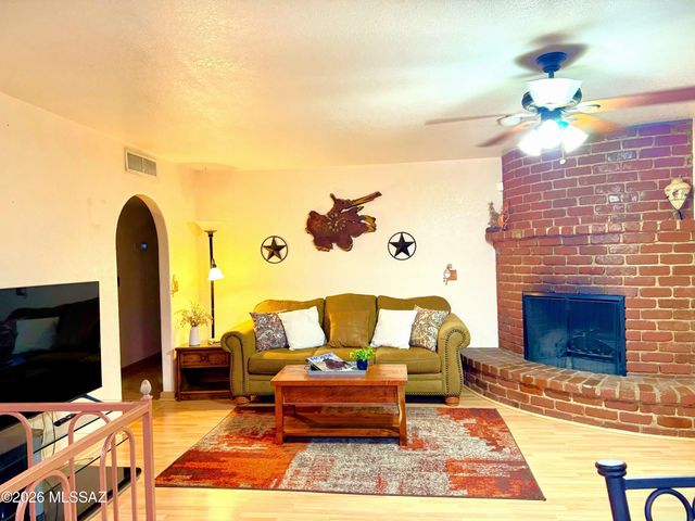 3050 W Calle De Dalias, Tucson, AZ 85745