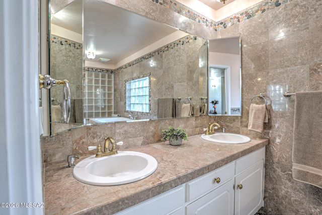 3050 W Calle De Dalias, Tucson, AZ 85745