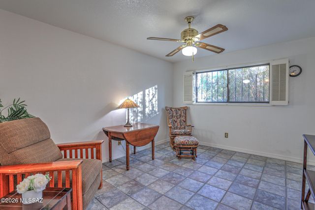 3050 W Calle De Dalias, Tucson, AZ 85745
