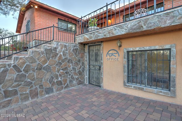 3050 W Calle De Dalias, Tucson, AZ 85745