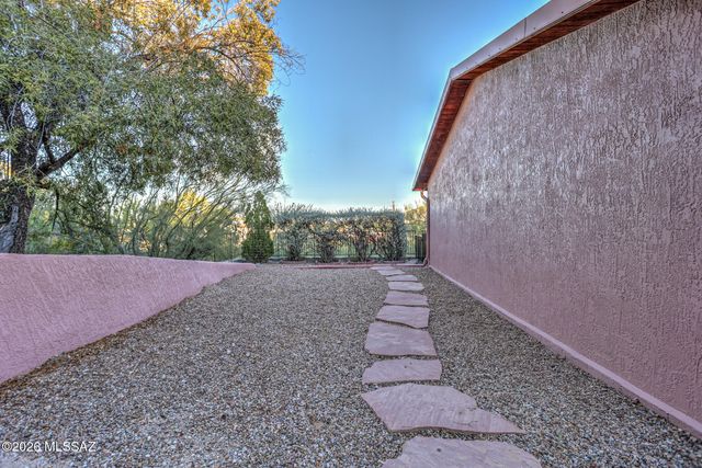 3050 W Calle De Dalias, Tucson, AZ 85745