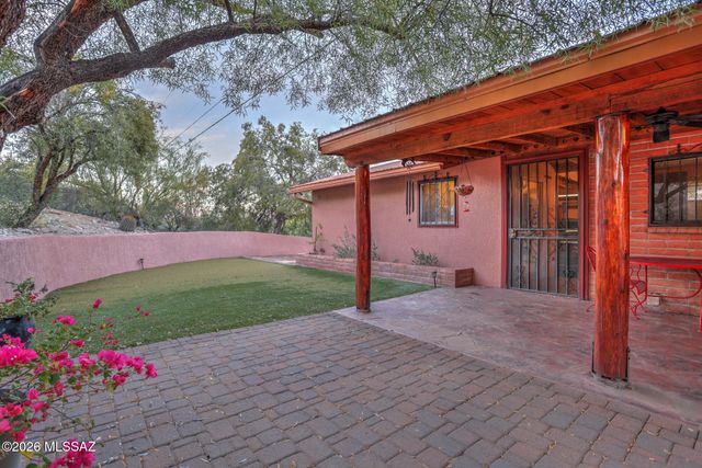 3050 W Calle De Dalias, Tucson, AZ 85745
