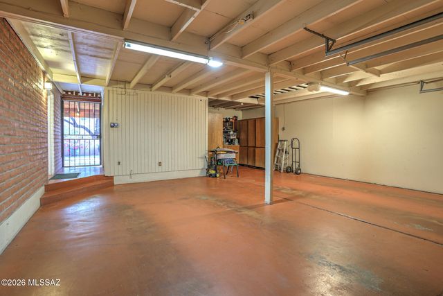 3050 W Calle De Dalias, Tucson, AZ 85745