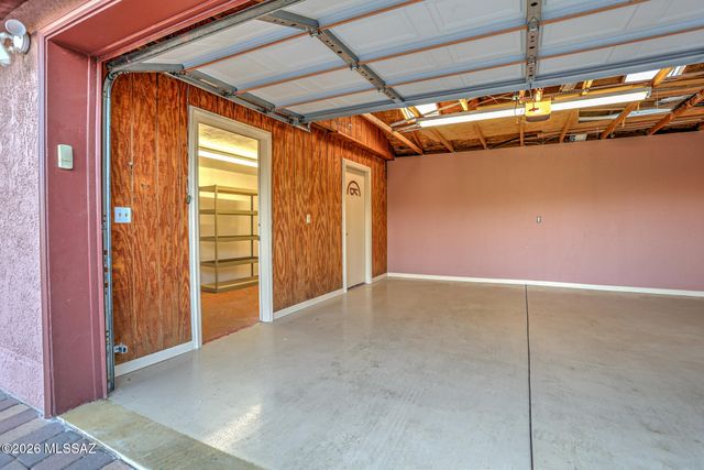 3050 W Calle De Dalias, Tucson, AZ 85745