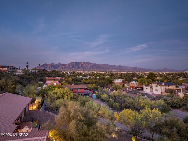 3050 W Calle De Dalias, Tucson, AZ 85745