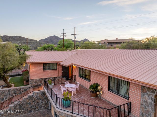 3050 W Calle De Dalias, Tucson, AZ 85745