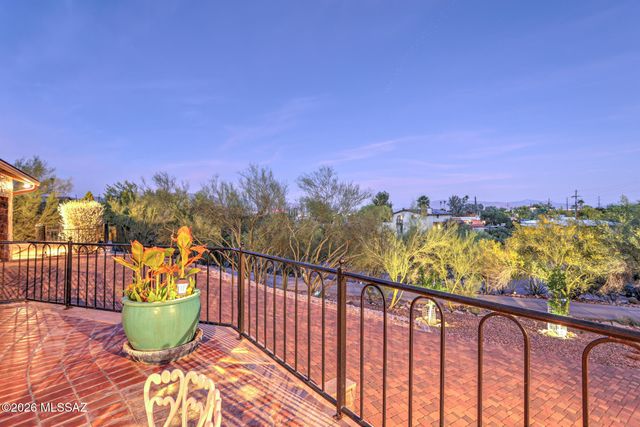 3050 W Calle De Dalias, Tucson, AZ 85745