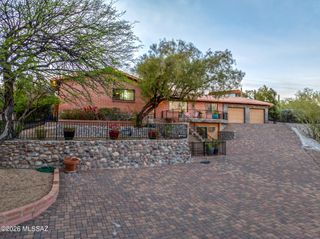 3050 W Calle De Dalias, Tucson, AZ 85745