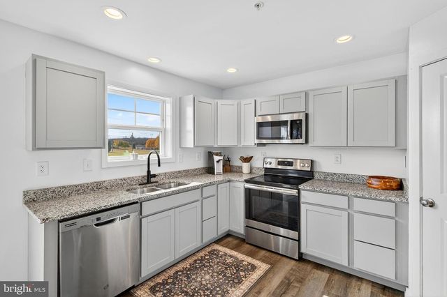 71 CARNES WAY, Martinsburg, WV 25403