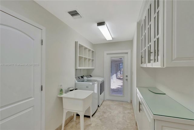 200 Harbor Dr, Key Biscayne, FL 33149