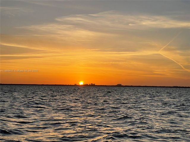 200 Harbor Dr, Key Biscayne, FL 33149