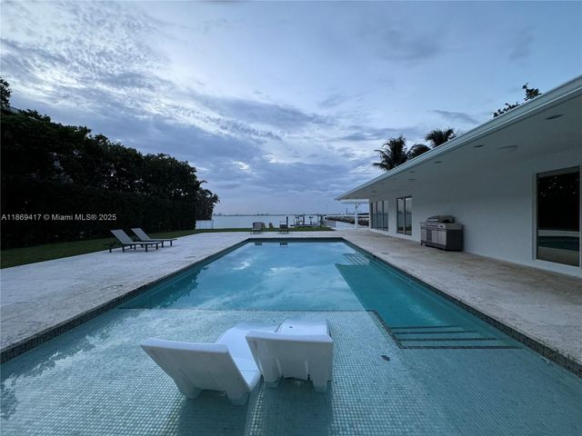 200 Harbor Dr, Key Biscayne, FL 33149