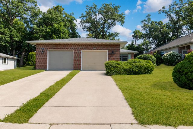 2516 Red Oak Trail, Crest Hill, IL 60403