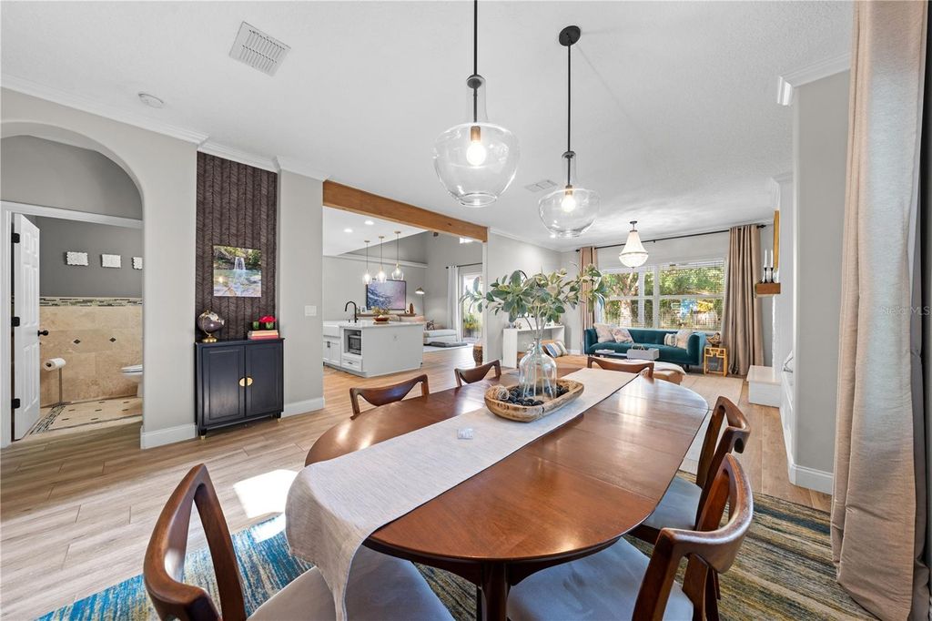 Image 16 of property listing at 14967 HAWKSMOOR RUN CIRCLE, Orlando, FL 32828