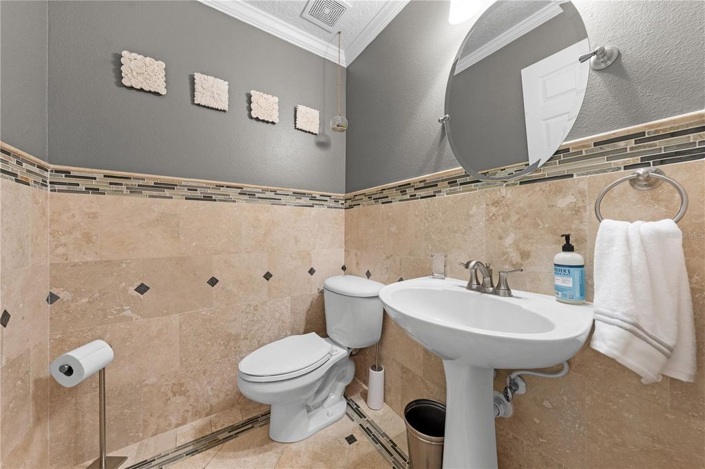 Image 17 of property listing at 14967 HAWKSMOOR RUN CIRCLE, Orlando, FL 32828