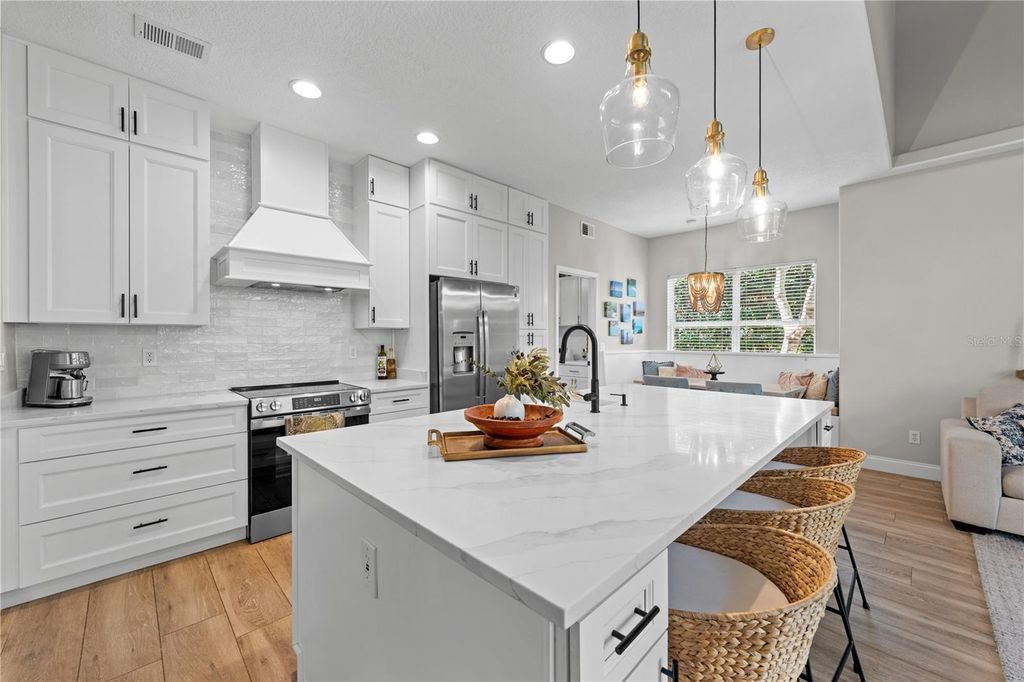 Image 23 of property listing at 14967 HAWKSMOOR RUN CIRCLE, Orlando, FL 32828