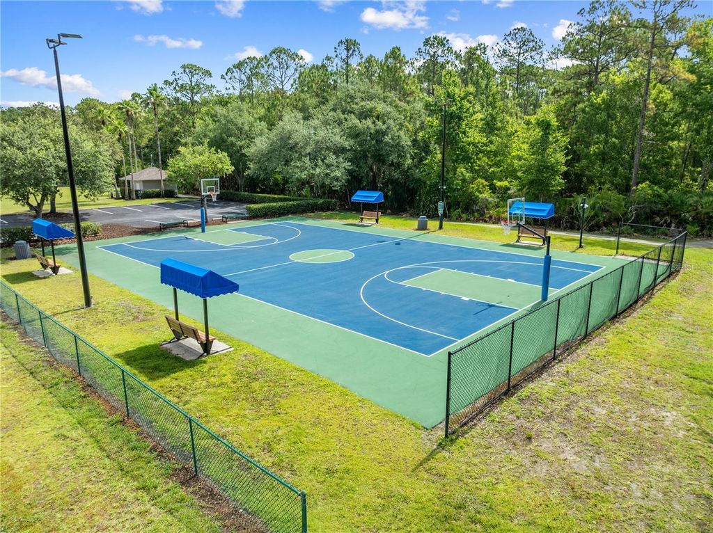 Image 9 of property listing at 14967 HAWKSMOOR RUN CIRCLE, Orlando, FL 32828