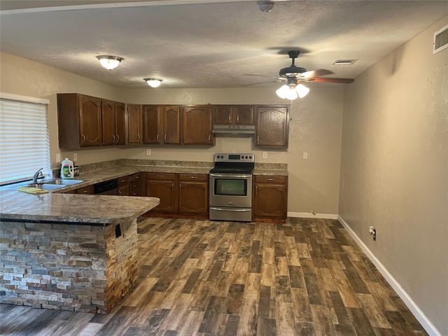 3916 Longmeadow Way, Fort Worth, TX 76133