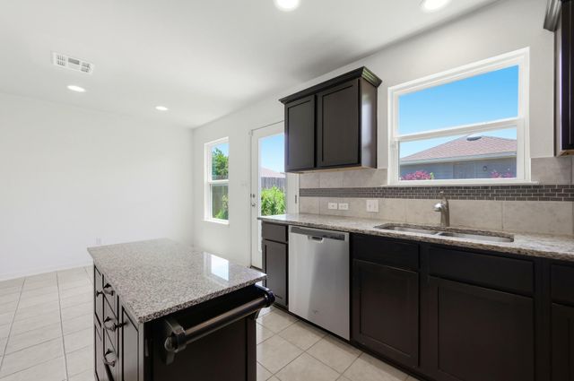 714 Stampede RD, San Marcos, TX 78666