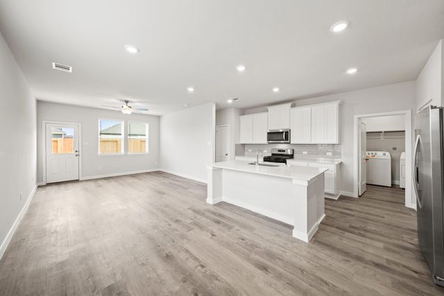 1116 Independence Avenue, Bay City, TX 77414