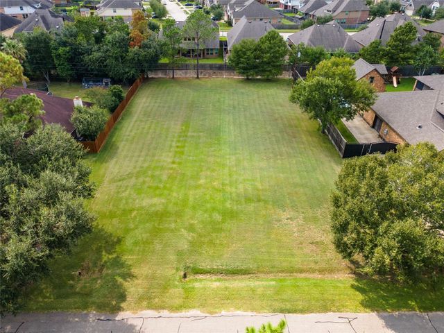 2930 Massengale Lane, Webster, TX 77598