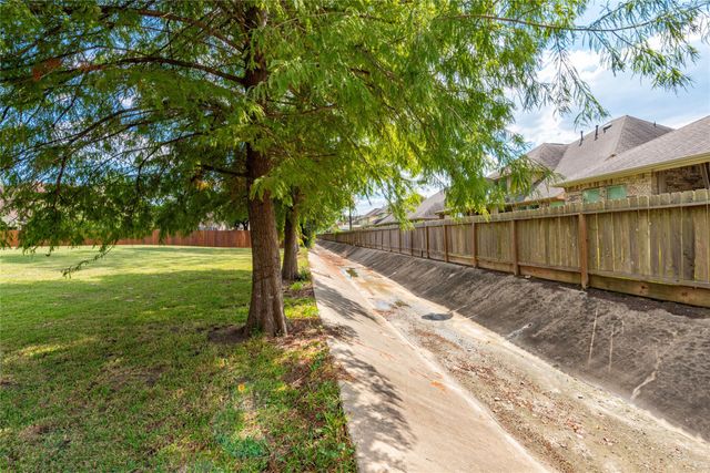 2930 Massengale Lane, Webster, TX 77598