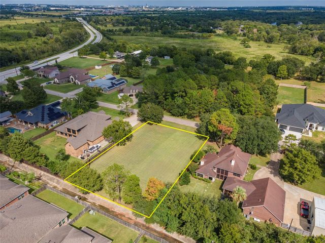 2930 Massengale Lane, Webster, TX 77598