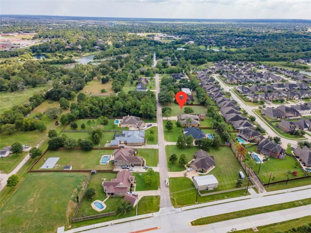 2930 Massengale Lane, Webster, TX 77598