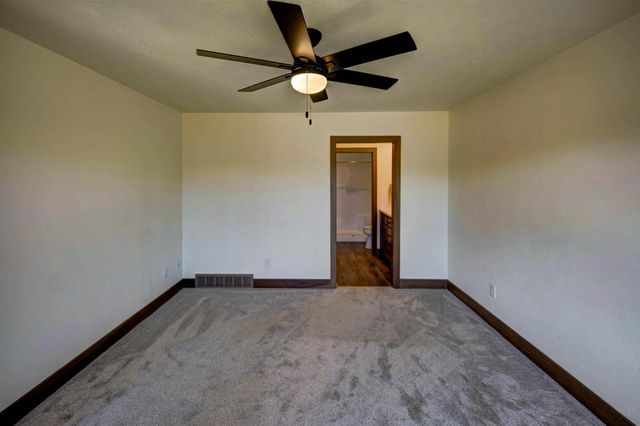 1594 SAGE CROSSING, Oshkosh, WI 54904