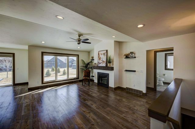 1594 SAGE CROSSING, Oshkosh, WI 54904