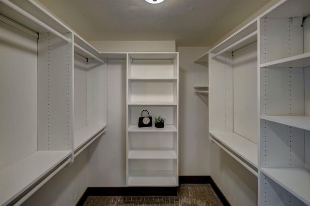 1594 SAGE CROSSING, Oshkosh, WI 54904