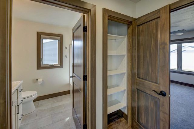 1594 SAGE CROSSING, Oshkosh, WI 54904