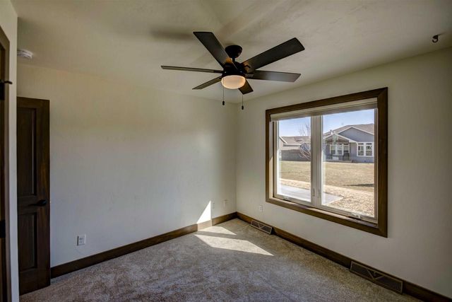 1594 SAGE CROSSING, Oshkosh, WI 54904