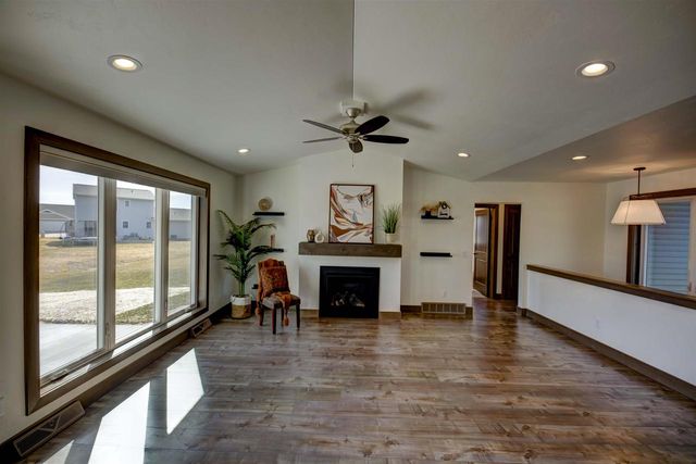 1594 SAGE CROSSING, Oshkosh, WI 54904