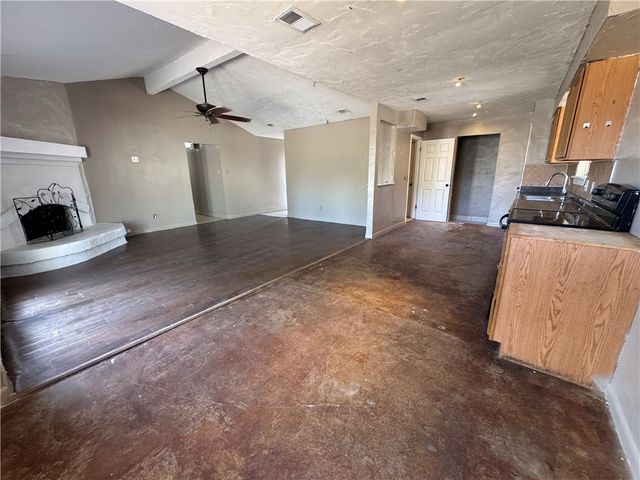5929 Parkview Dr, Corpus Christi, TX 78415