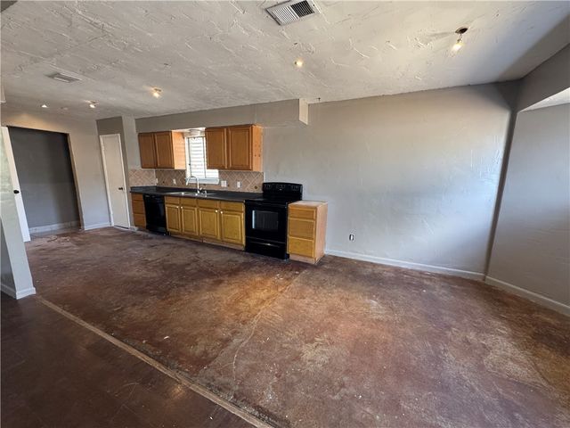 5929 Parkview Dr, Corpus Christi, TX 78415
