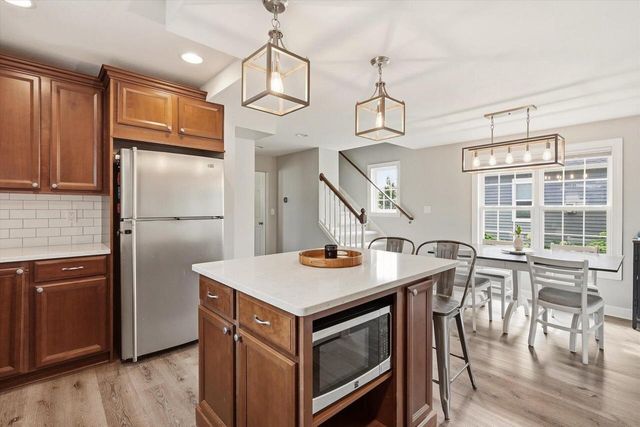 416 E Jefferson STREET, Oconomowoc, WI 53066