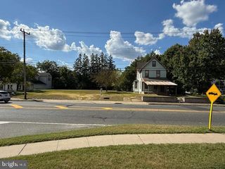 211 E LAUREL RD, Stratford, NJ 08084