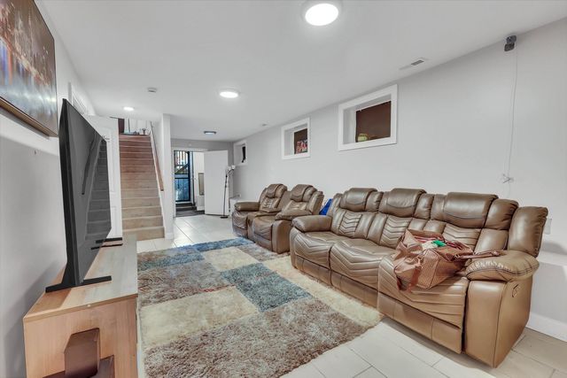 7807 S Evans Avenue, Chicago, IL 60619