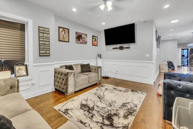 7807 S Evans Avenue, Chicago, IL 60619